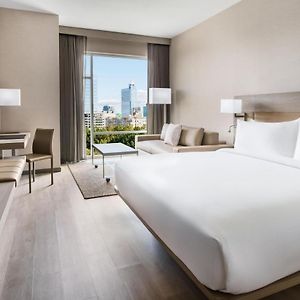 Upper Floors King Room